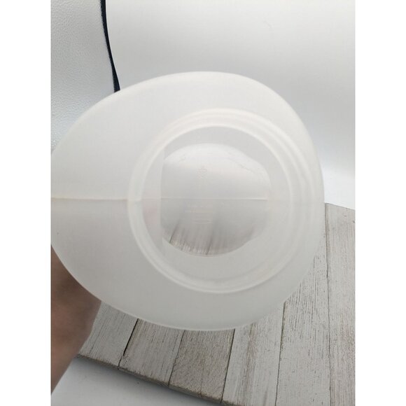 Vintage Rubbermaid Servin Saver Pitcher 4 Quart Jug Flip Top Lid 1 Gallon - Picture 7 of 7